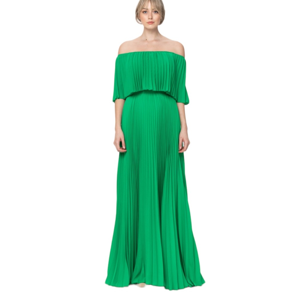NWT Women’s Green Strapless Pleated Maxi Dress Boutique item